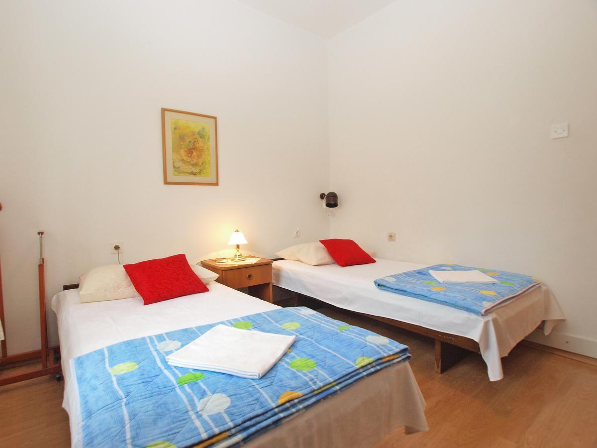 Apartment Vladimira 1569 Pula Eksteriør billede