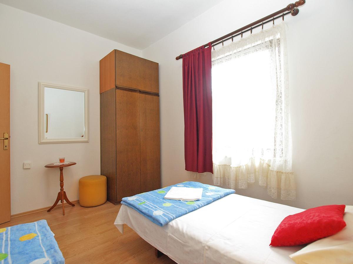 Apartment Vladimira 1569 Pula Eksteriør billede